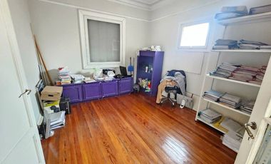 Venta Oficina 5 ambientes frente al Teatro Colón