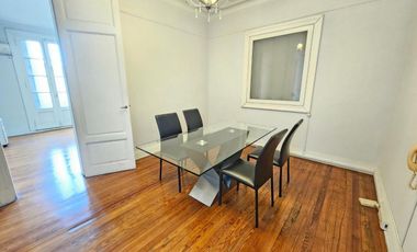 Venta Oficina 5 ambientes frente al Teatro Colón