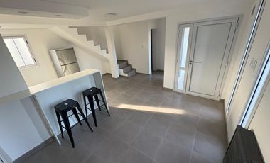 Dúplex en venta - 3 Dormitorios 2 Baños - Necochea