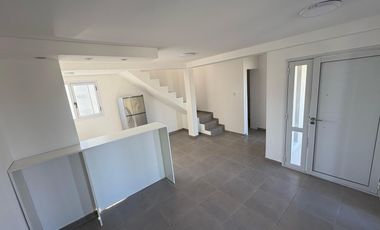 Dúplex en venta - 3 Dormitorios 2 Baños - Necochea