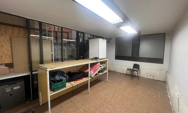 Depósito de 350 m2. -   Barracas- VENTA.