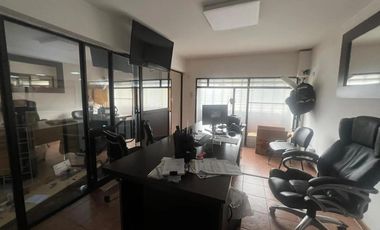 Depósito de 350 m2. -   Barracas- VENTA.