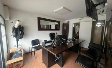 Depósito de 350 m2. -   Barracas- VENTA.