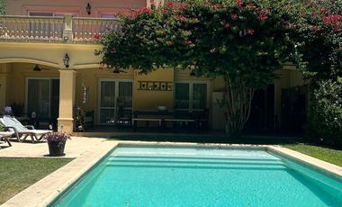 Casa de categoria en Abril Club de Campo