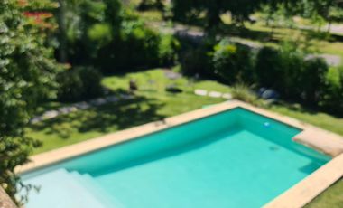 Casa de categoria en Abril Club de Campo