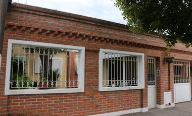 Casa en venta en Barrio Kennedy