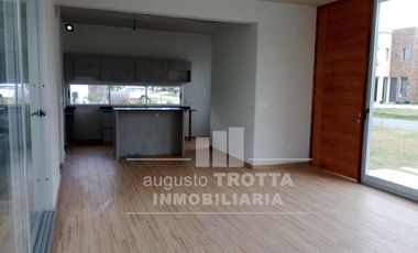 CASA A ESTRENAR  EN UNA PLANTA