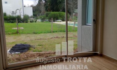 CASA A ESTRENAR  EN UNA PLANTA