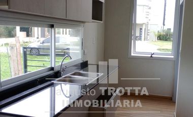 CASA A ESTRENAR  EN UNA PLANTA