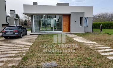 CASA A ESTRENAR  EN UNA PLANTA