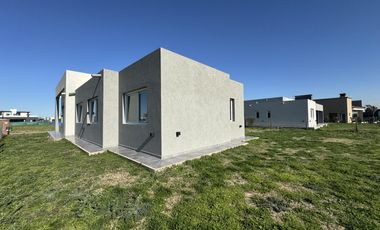 CASA EN VENTA EN BARRIO SAN SIMON CANNING