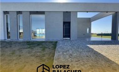 CASA EN VENTA EN BARRIO SAN SIMON CANNING