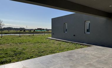 CASA EN VENTA EN BARRIO SAN SIMON CANNING