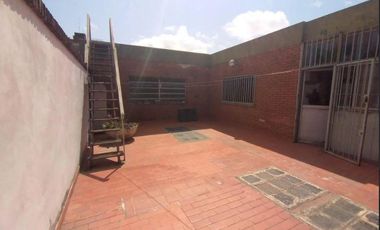 Galpón mas casa de 3 Dormitorios - Rosario