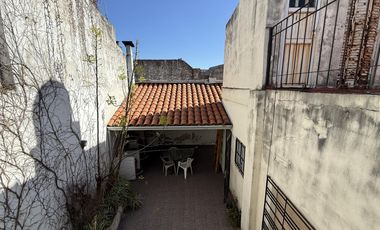 Casa tres ambientes con cochera patio y terraza en Sarandi