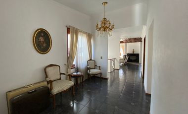 CASA EN VENTA EN LOMAS ANAHUAC! CALLE CERRADA CON SEGURIDAD