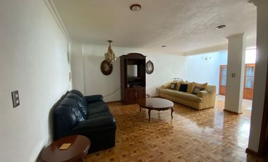 CASA EN VENTA EN LOMAS ANAHUAC! CALLE CERRADA CON SEGURIDAD