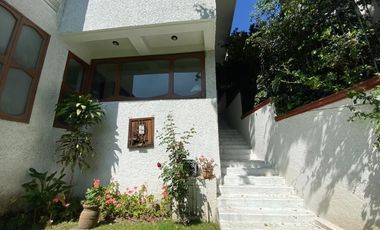 CASA EN VENTA EN LOMAS ANAHUAC! CALLE CERRADA CON SEGURIDAD