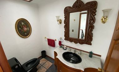 CASA EN VENTA EN LOMAS ANAHUAC! CALLE CERRADA CON SEGURIDAD