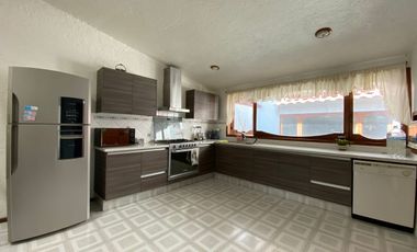 CASA EN VENTA EN LOMAS ANAHUAC! CALLE CERRADA CON SEGURIDAD