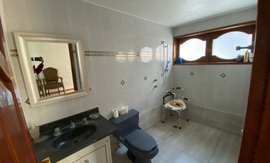 CASA EN VENTA EN LOMAS ANAHUAC! CALLE CERRADA CON SEGURIDAD