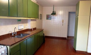 Av. Almirante Brown N° 2443, 2°A