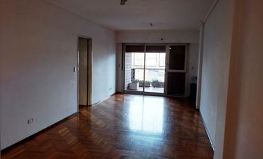 Av. Almirante Brown N° 2443, 2°A