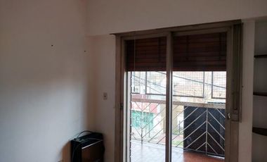 Av. Almirante Brown N° 2443, 2°A