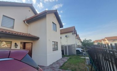 VENDE HERMOSA CASA EN SECTOR EL POLO DE MACHALI