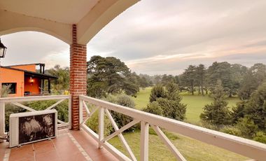 Venta, chalet 4 ambientes frente al golf, Sierra de los padres