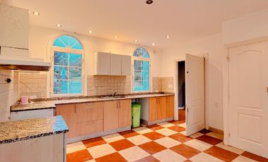 Venta, chalet 4 ambientes frente al golf, Sierra de los padres