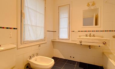 Venta, chalet 4 ambientes frente al golf, Sierra de los padres