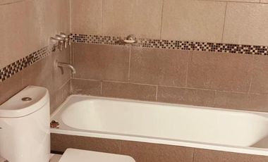 Casa en venta - 2 Dormitorios 2 Baños - La Plata