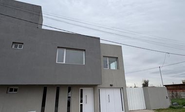 Dúplex en venta - 3 Dormitorios 2 Baños - Necochea