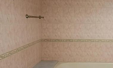 Casa en venta - 3 Dormitorios 2 Baños - Lomas de Zamora