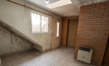 Casa en venta - 3 Dormitorios 2 Baños - Lomas de Zamora
