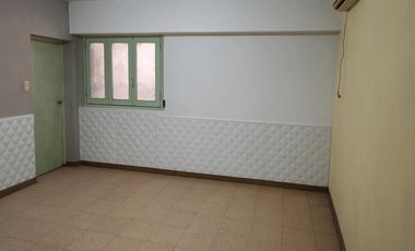 Casa en venta - 3 Dormitorios 2 Baños - Lomas de Zamora