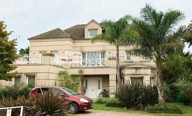 Daniela Esteche Realty & Home. Venta Propiedad en Villa Olivos