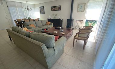 Casa en venta  Campo Chico Country Club, 4 ambientes, pileta doble lote