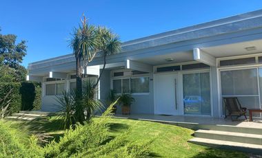 Casa en venta  Campo Chico Country Club, 4 ambientes, pileta doble lote