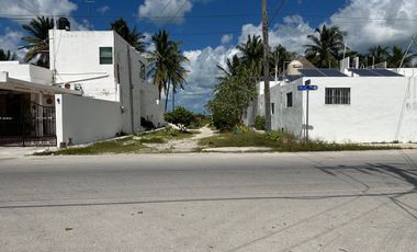 Casa en venta para remodelar a una cuadra del mar, Progreso,Yuc