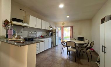 Casa en Monte Grande - 2 o 3 dormitorios - Pileta - APTO CREDITO