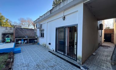 Casa en Monte Grande - 2 o 3 dormitorios - Pileta - APTO CREDITO