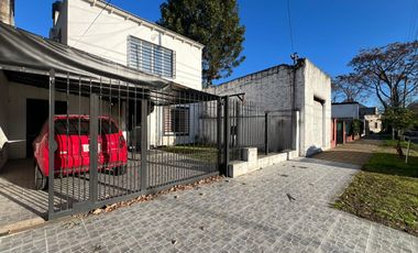 Casa en Monte Grande - 2 o 3 dormitorios - Pileta - APTO CREDITO