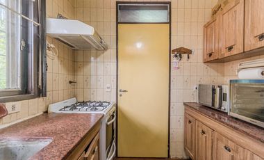 Casa en Luis Guillon - Quinta doble terreno - 3 dormitorios - pileta