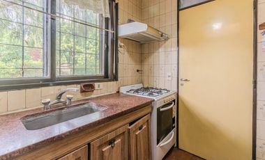 Casa en Luis Guillon - Quinta doble terreno - 3 dormitorios - pileta