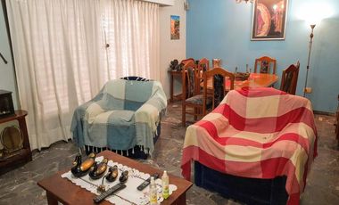 Venta Casa. Boulevard Seguí y Buenos Aires. Rosario.