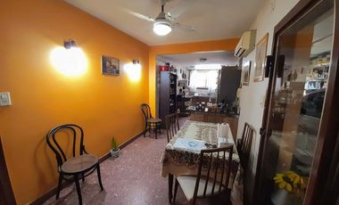 Venta Casa. Boulevard Seguí y Buenos Aires. Rosario.