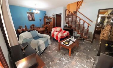 Venta Casa. Boulevard Seguí y Buenos Aires. Rosario.