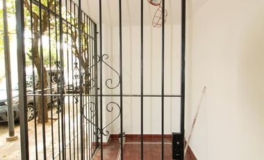 Bº Yofre Norte, Casa 2 dormitorios CON PATIO y asador s/ Villacorta y Ocaña  a metros plaza!!!